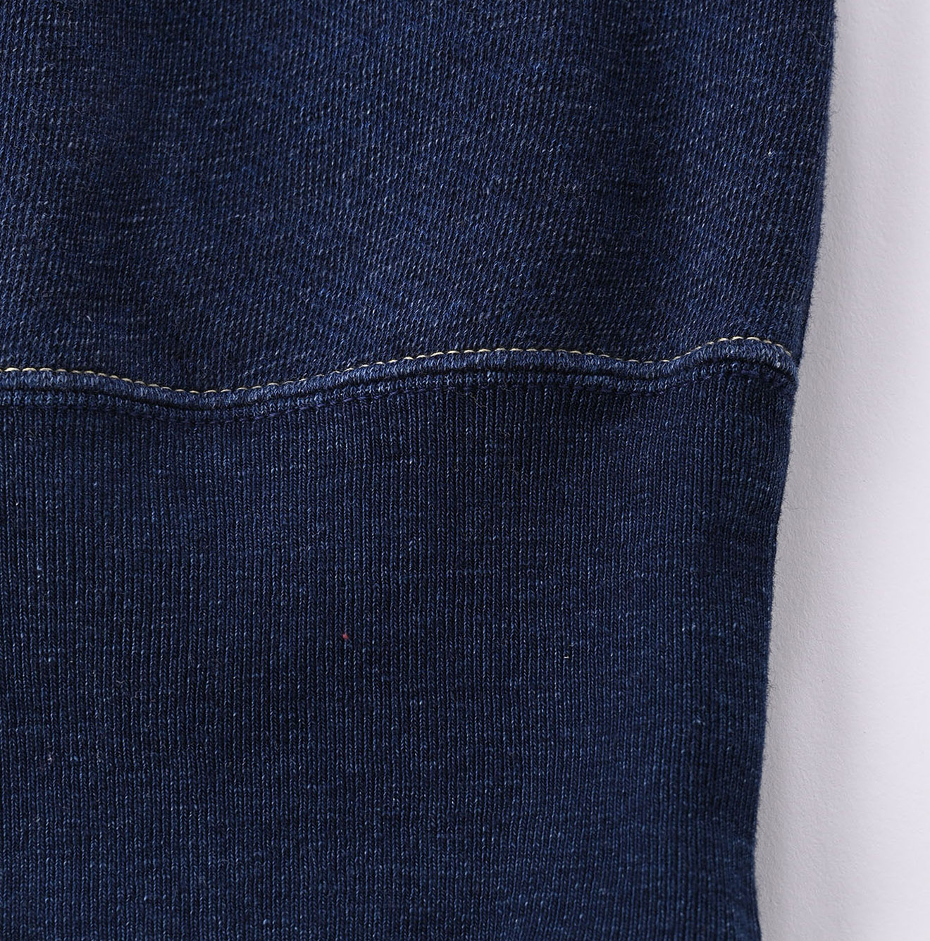 HERITAGE ヨッティングプリントの裏毛スウェットシャツ（インディゴ加工・サイズ3〜5）